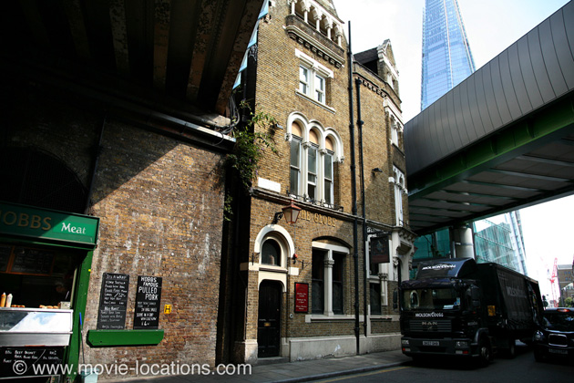 Bridget Jones's flat above The Globe, London