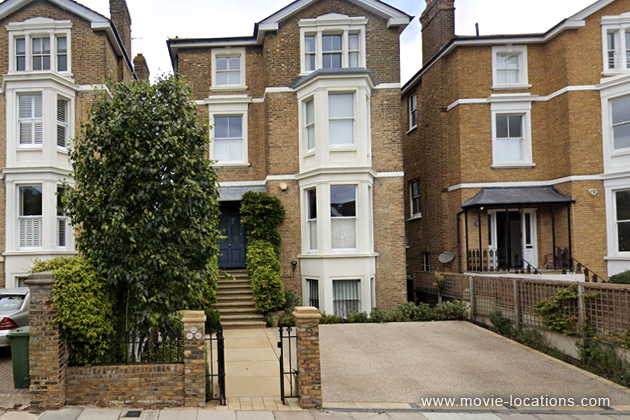 Bridget Jones: The Edge Of Reason film location: Kings Road, Richmond
