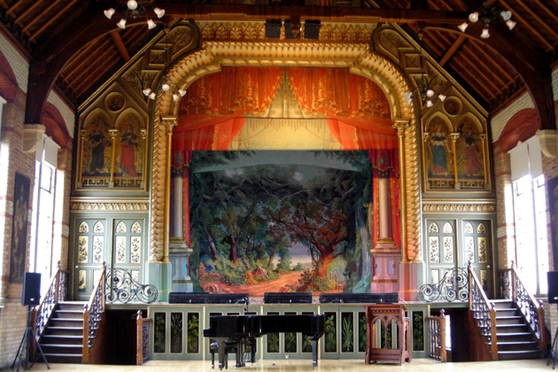 Bridget Jones: Mad About The Boy film location: Normansfield Theatre, Teddington