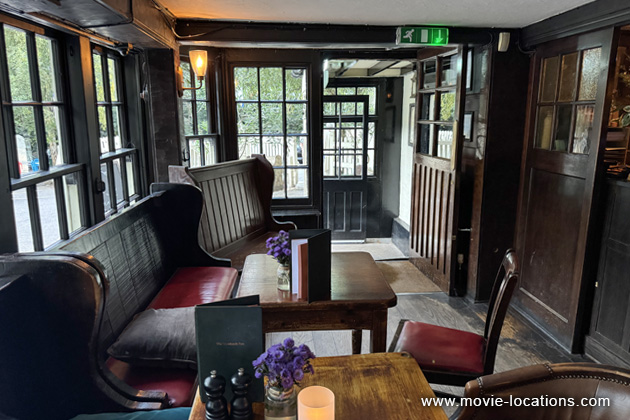 Bridget Jones: Mad About The Boy film location: The Spaniards Inn, Spaniards Road, Hampstead NW3