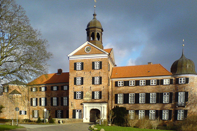 Cabaret film location: Schloss Eutin, Germany