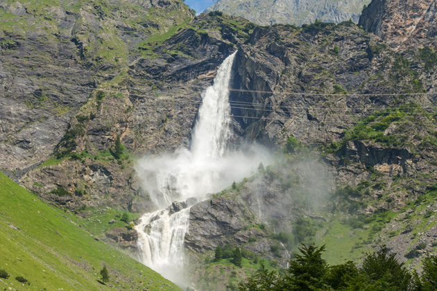 Call Me by Your Name filming location: Serio Waterfall Valbondione, Italy