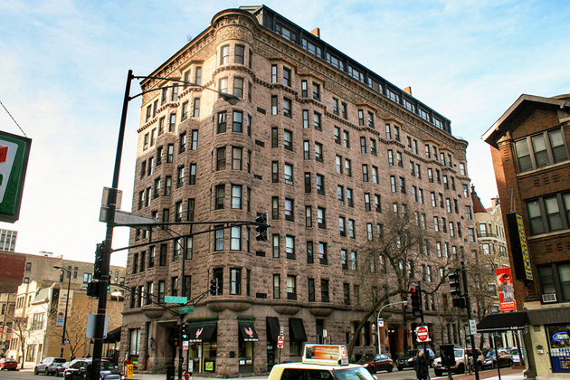 Child's Play film location: Brewster Apartments, North Pine Grove Avenue, Chicago