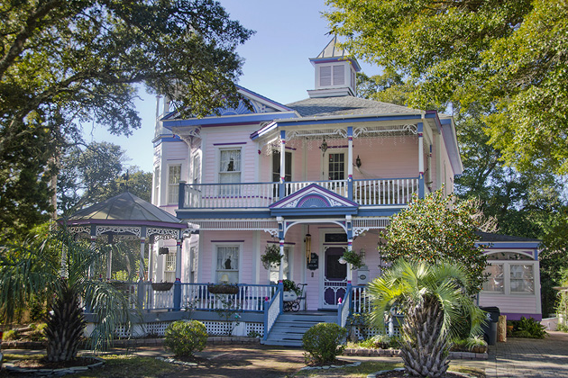 Crimes Of The Heart film location: Northrup House, North Caswell Avenue, Southport