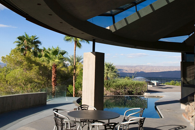 Diamonds Are Forever film location:the Elrod House, Southridge Drive, Palm Springs