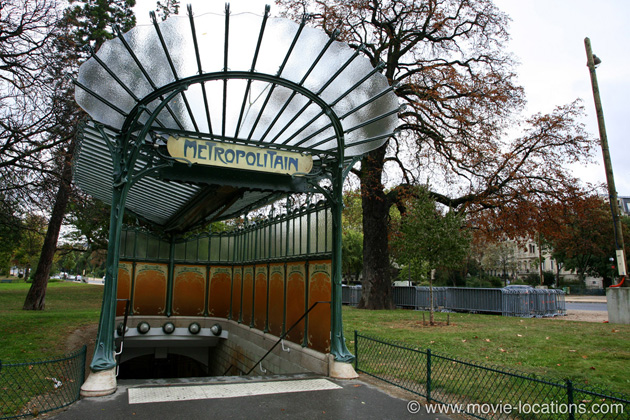 Diva film location: Porte Dauphine metro entrance, avenue Foche, Paris