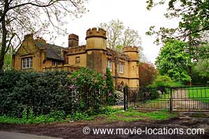 Murder at the Gallop location: gatehouse of Hilfield Castle, Hilfield Lane, Hertfordshire