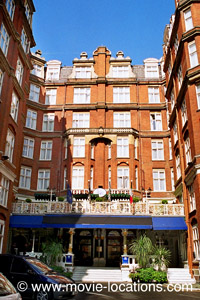 Mona Lisa location: Jolly St Ermin's Hotel, Caxton Street, Victoria, SW1
