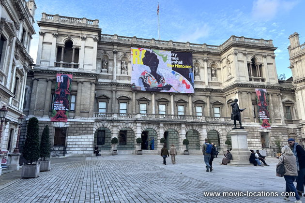 Murder By Decree film location: Burlington House, Piccadilly, London SW1