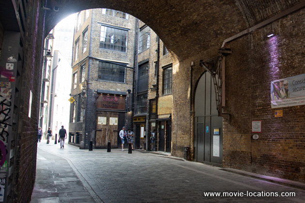 Murder By Decree film location: Clink Street, Southwark, London SE1