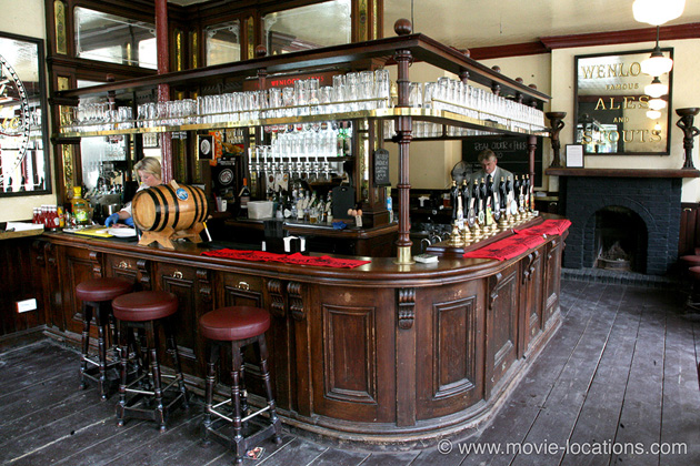 The World's End location: Wenlock Arms, Islington, London